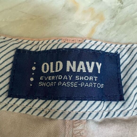 Old Navy Women's Peach Fruit Print Everyday Chino Shorts size 16 cotton - Picture 3 of 6